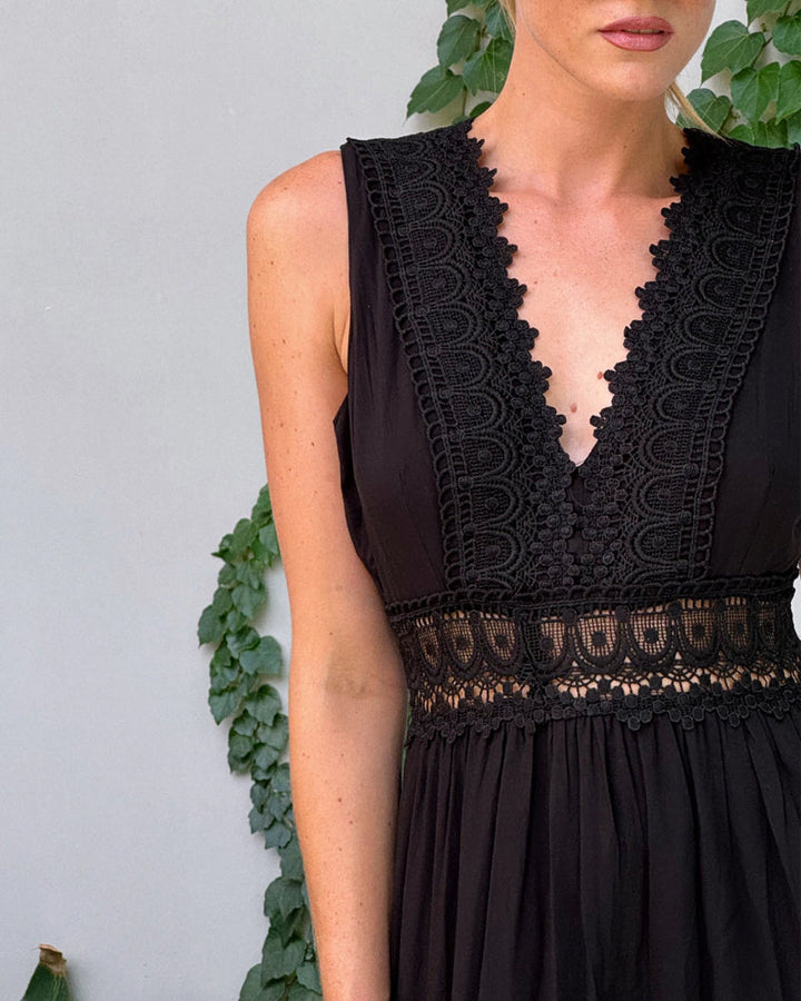 Aurélie™ | Elegantes Spitzenkleid mit V-Ausschnitt