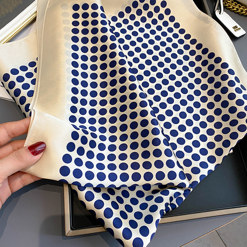Assia Foulard (100% Silk - 68cm)